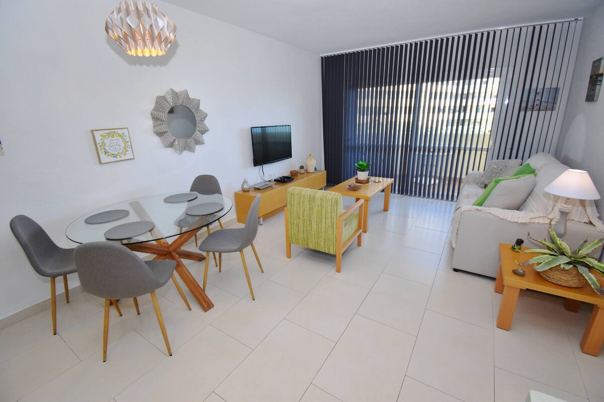 "Benal Beach" modern apartment with sea views!
