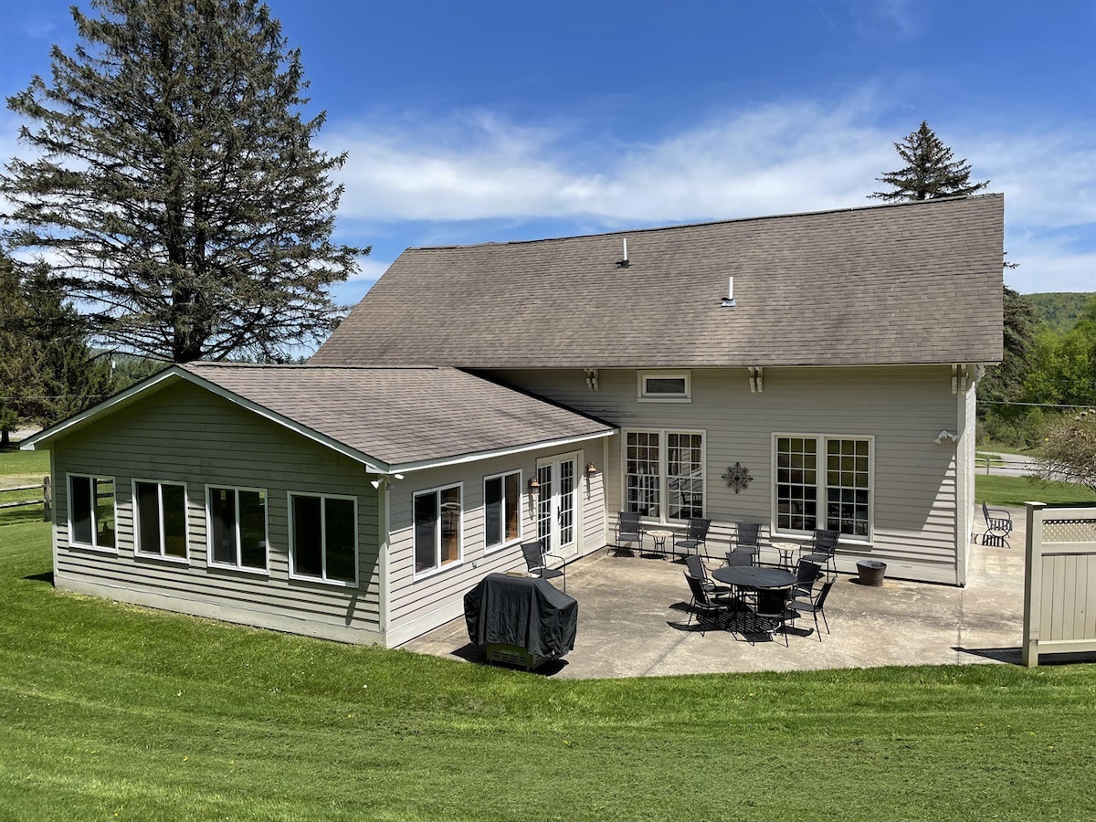 Spruce Hill - Perfect for your team LARGE home sle