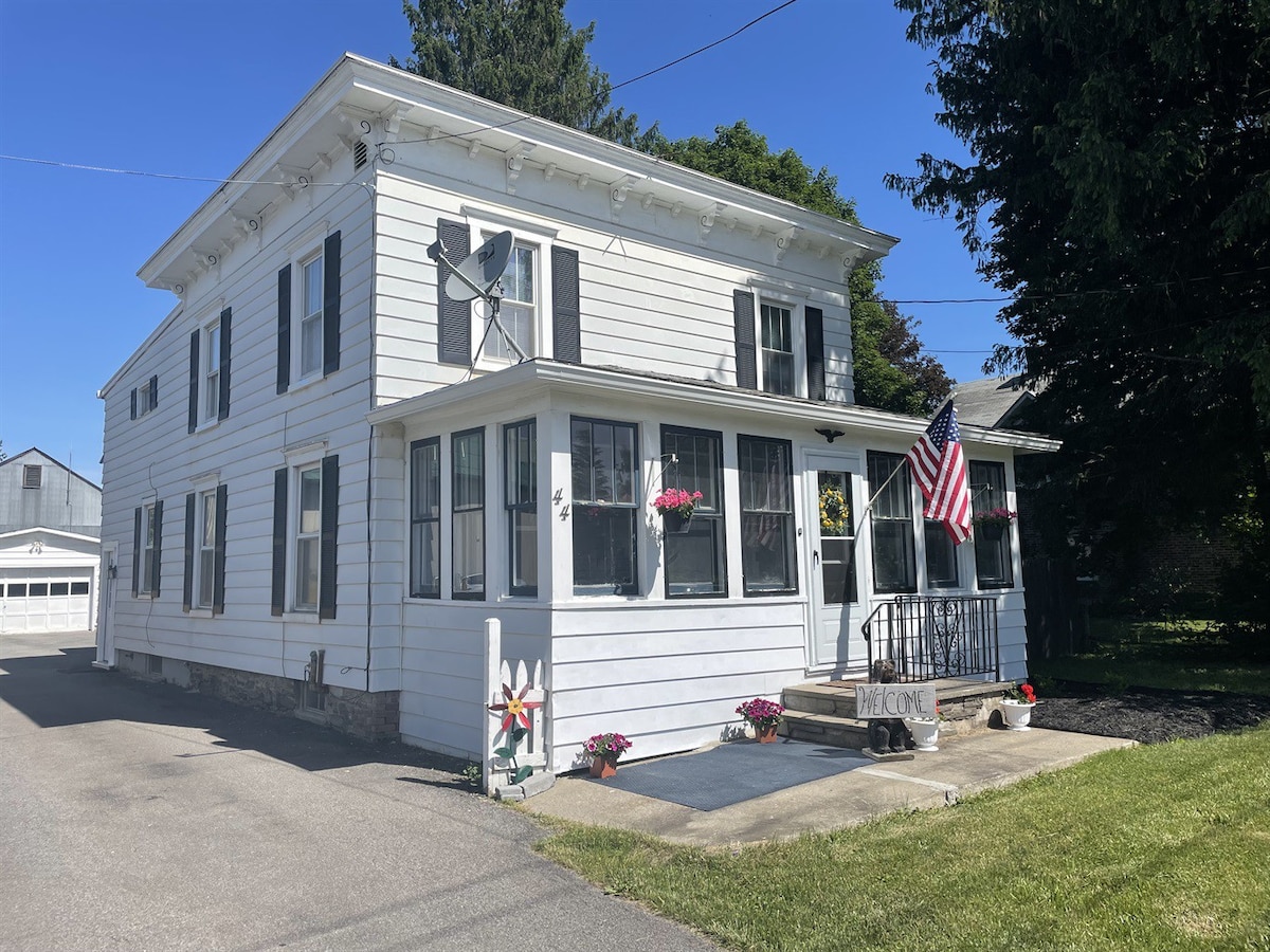 The Luey House - New renovation in Oneonta 5 bedro