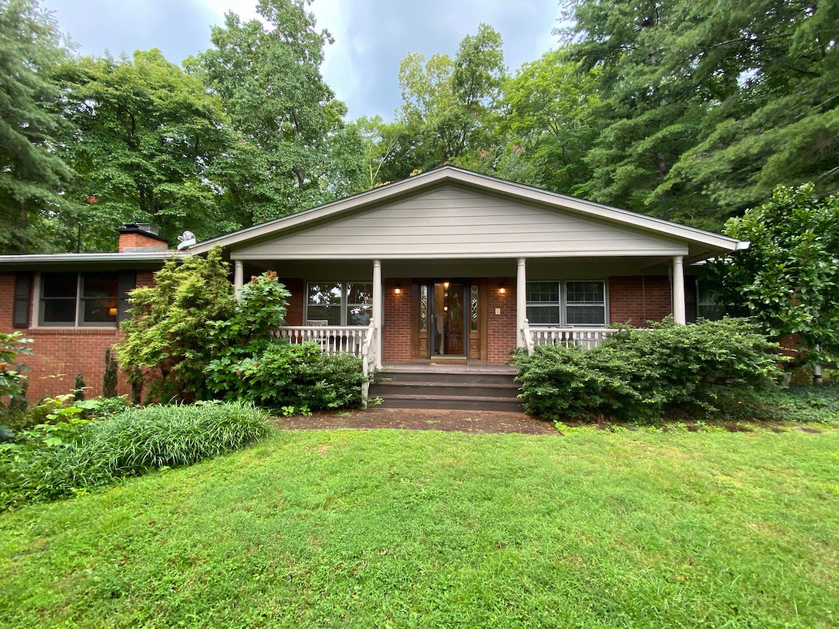 Private, Wooded Oasis Near Lake Eden!