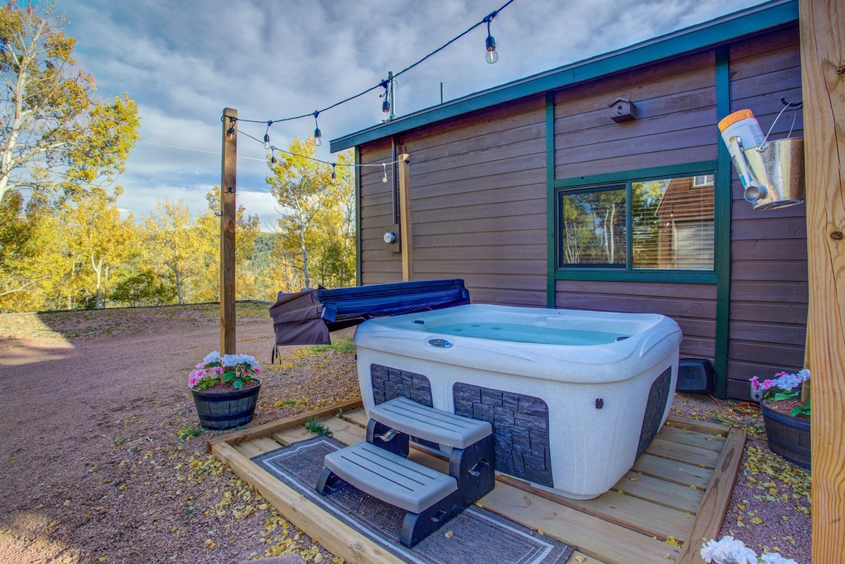 Mountain Top w/ Views | Hot Tub | Game Room