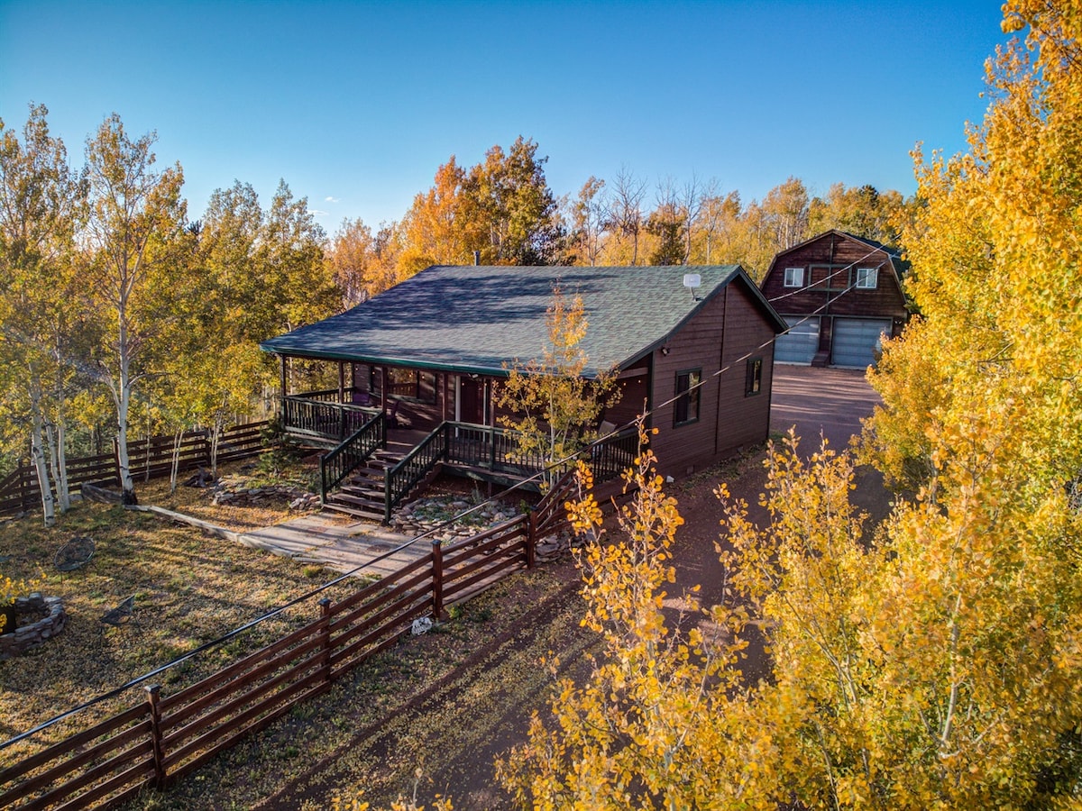 Mountain Top w/ Views | Hot Tub | Game Room