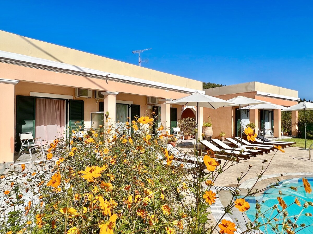 Villa Bougarini with private pool