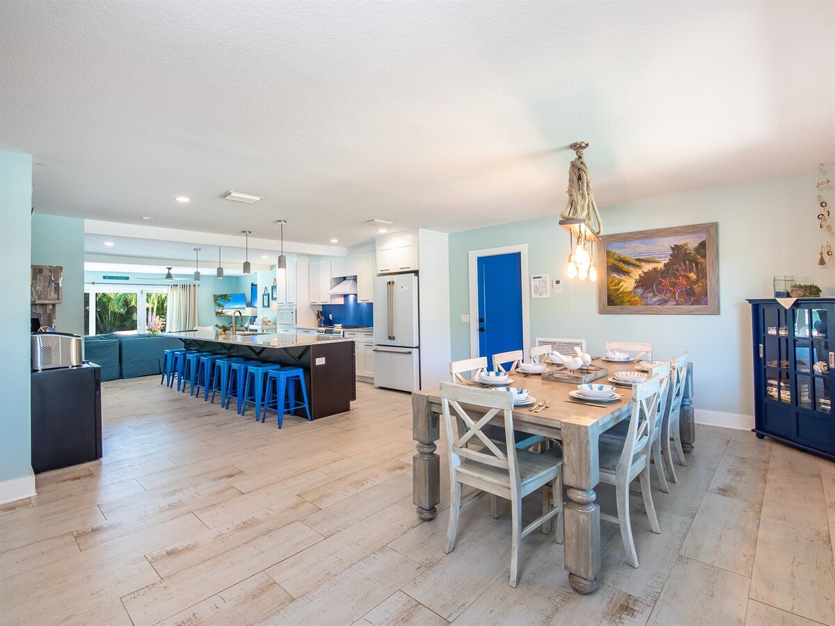 H2O Bungalow by Beach Boutique Rentals