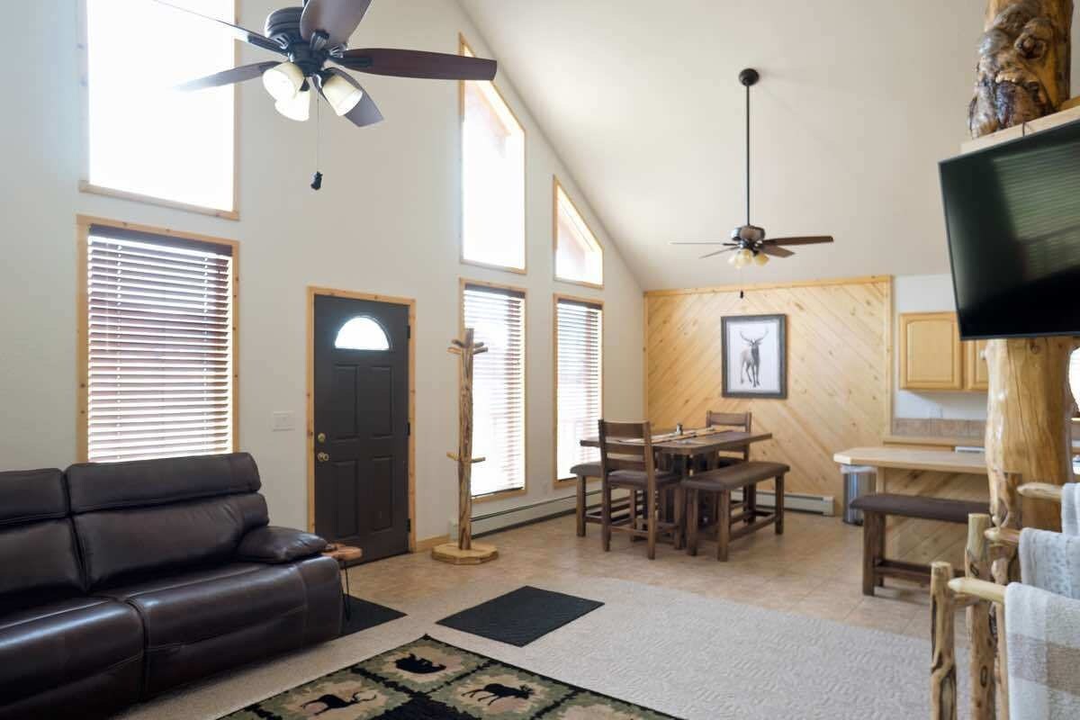 Beautiful 3BR Mountainview | Fireplace