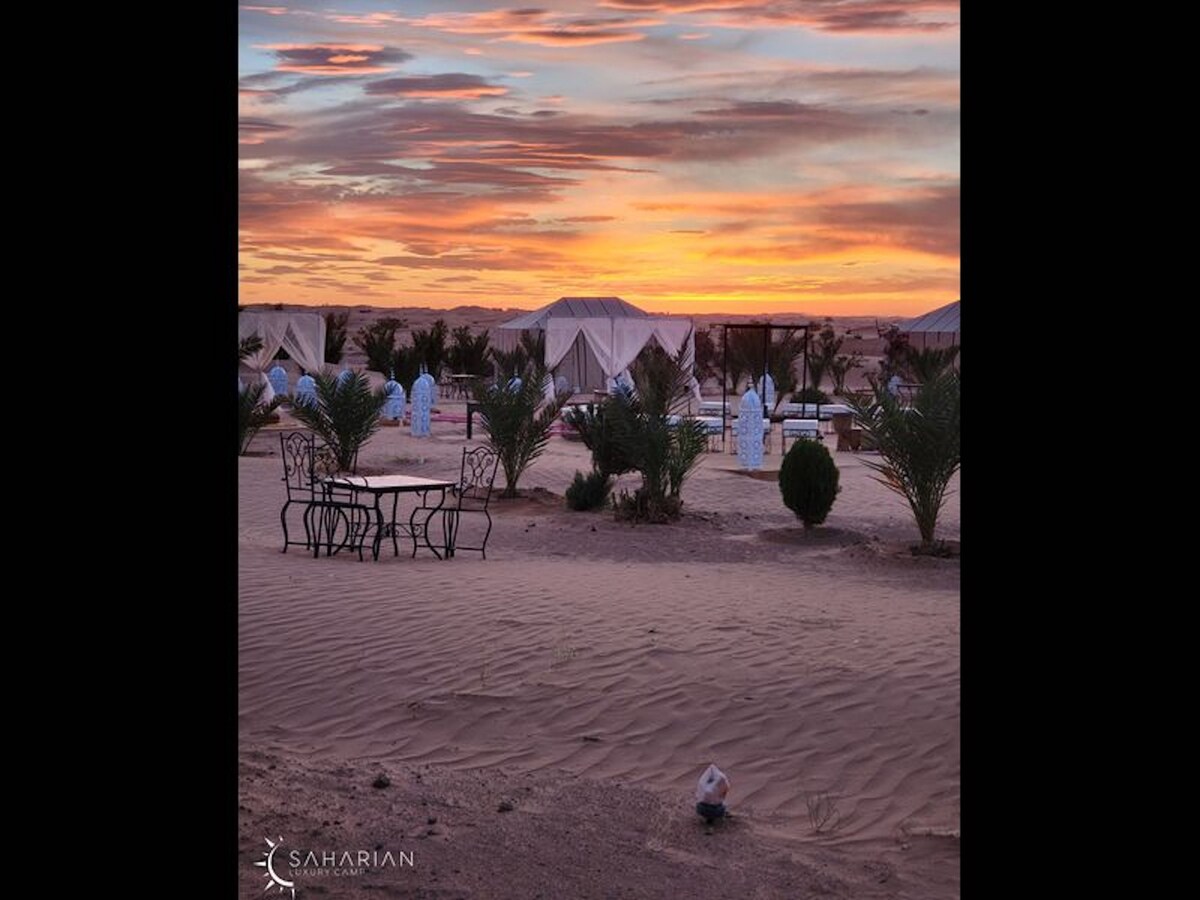 Splendid desert Saharian Luxury Camp in quiet and