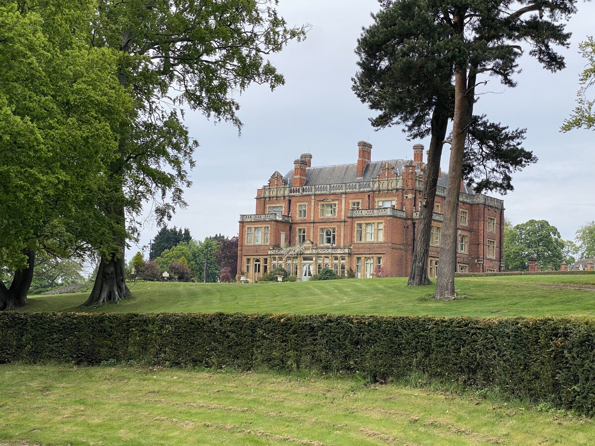 The Blue Room - Junior Suite - Rossington Hall