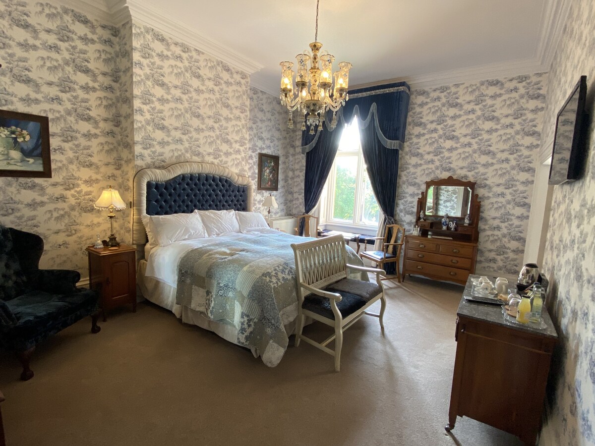 The Blue Room - Junior Suite - Rossington Hall