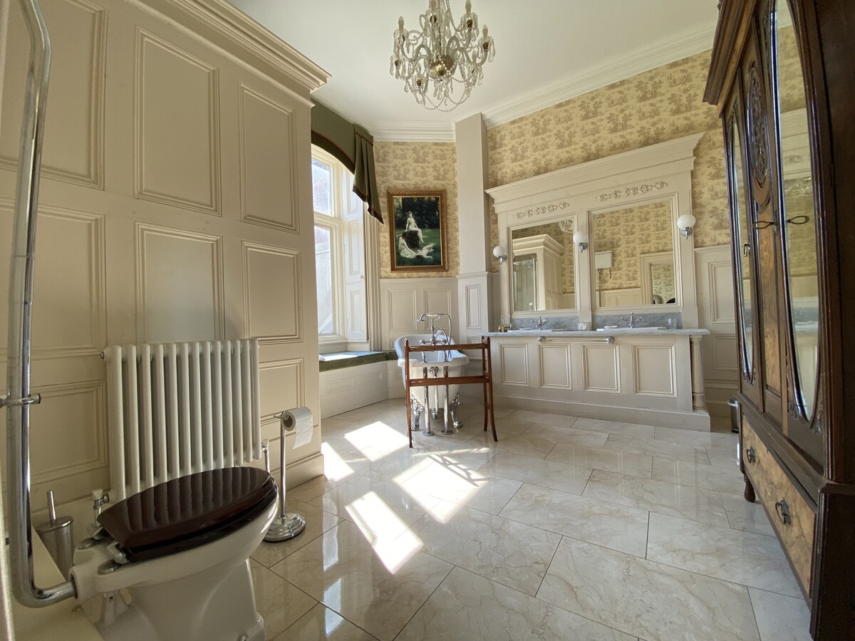 The Churchill Room - Rossington Hall