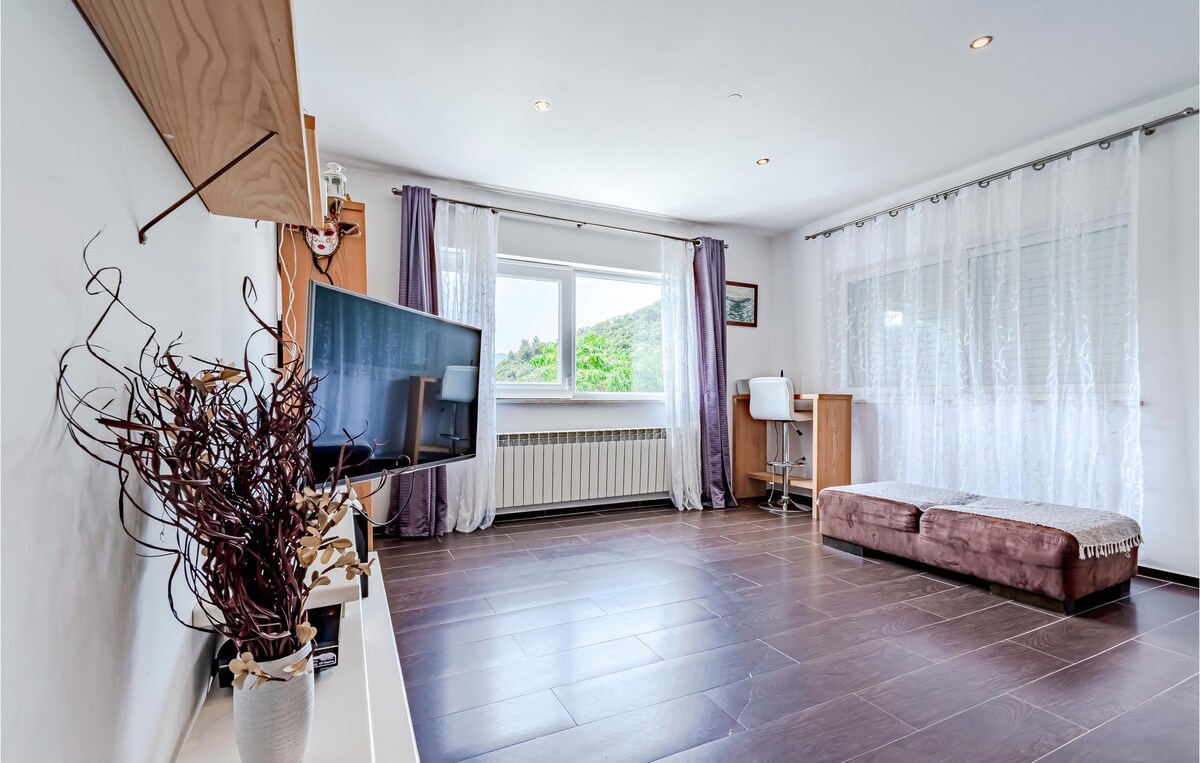 6 bedroom gorgeous home in Zrnovska Banja