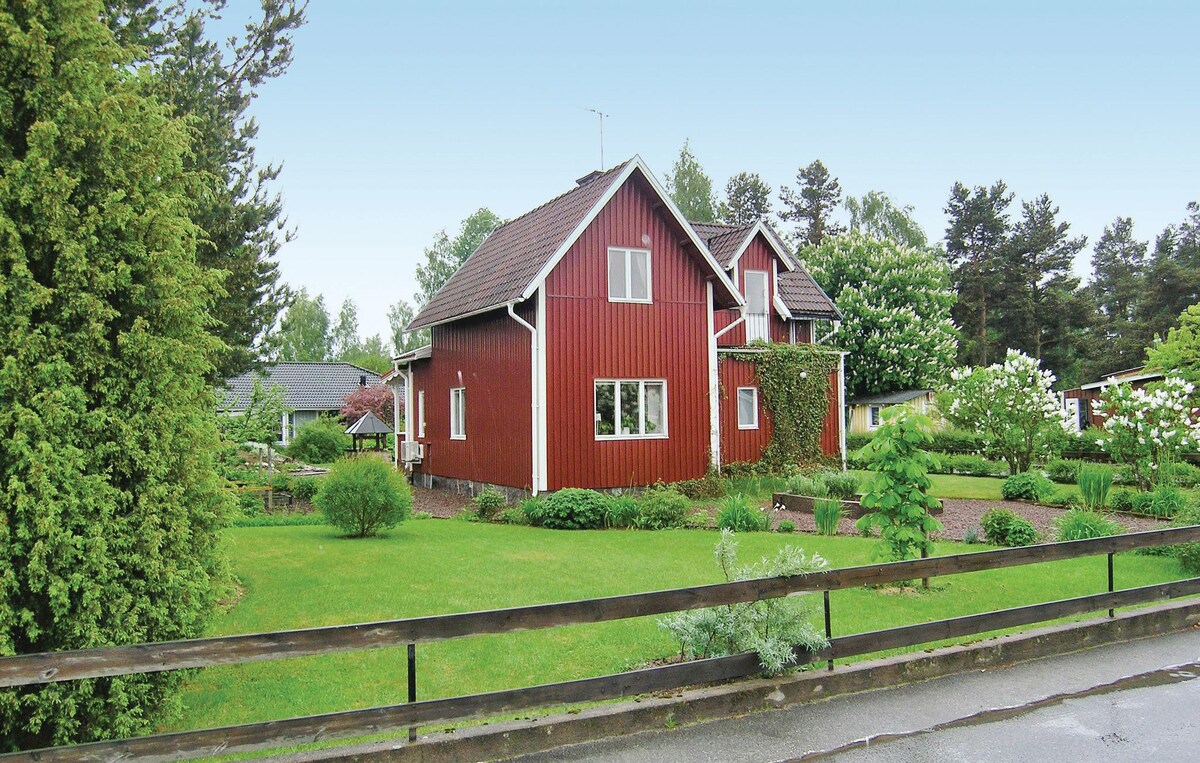 2 bedroom awesome home in Hultsfred