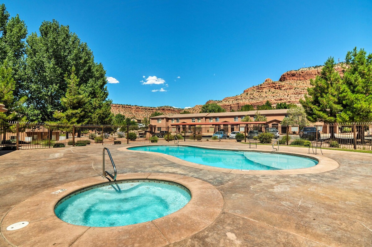 Updated Townhome w/ Patio & Red Rock Views!