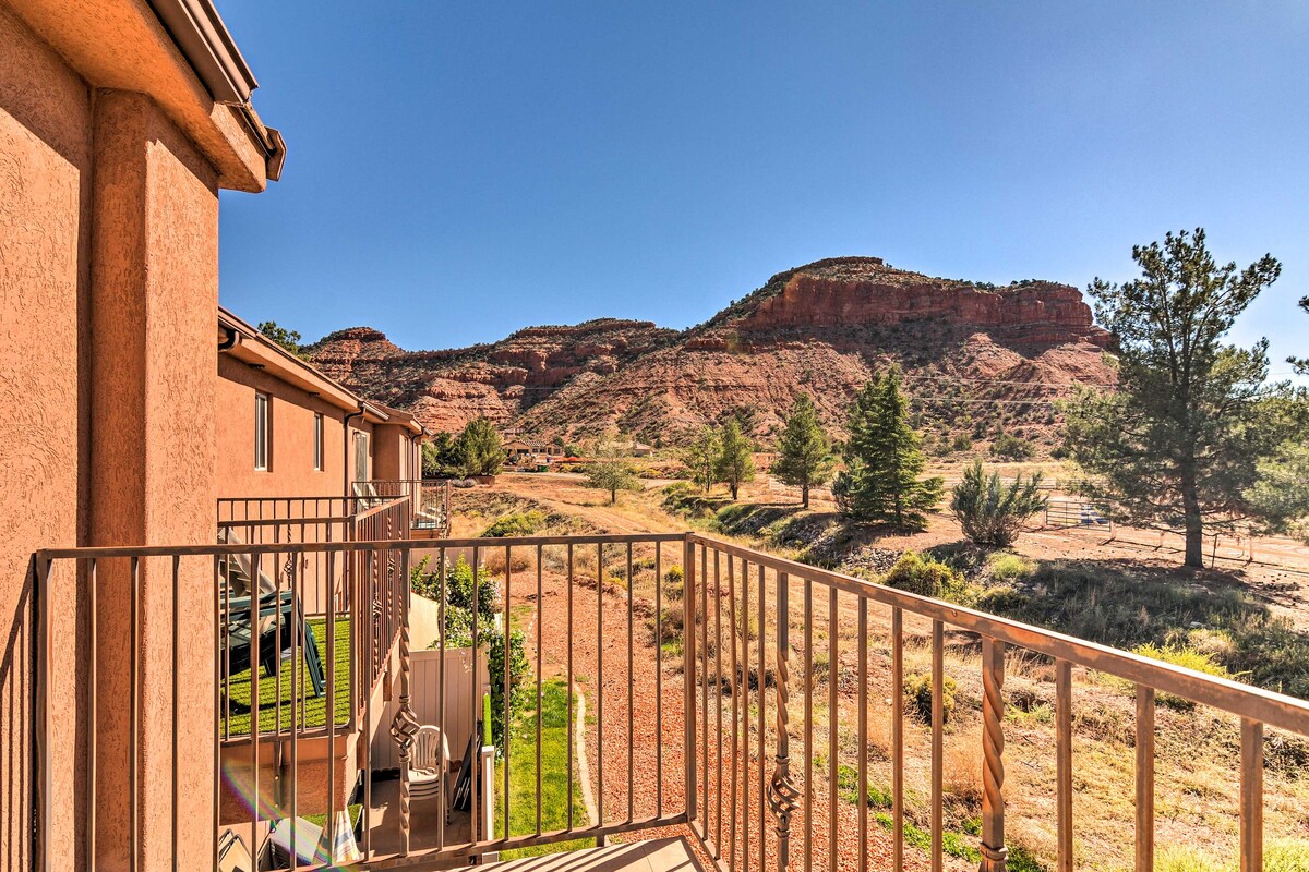 Updated Townhome w/ Patio & Red Rock Views!