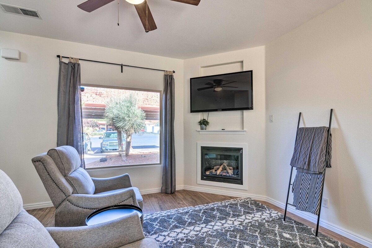 Updated Townhome w/ Patio & Red Rock Views!