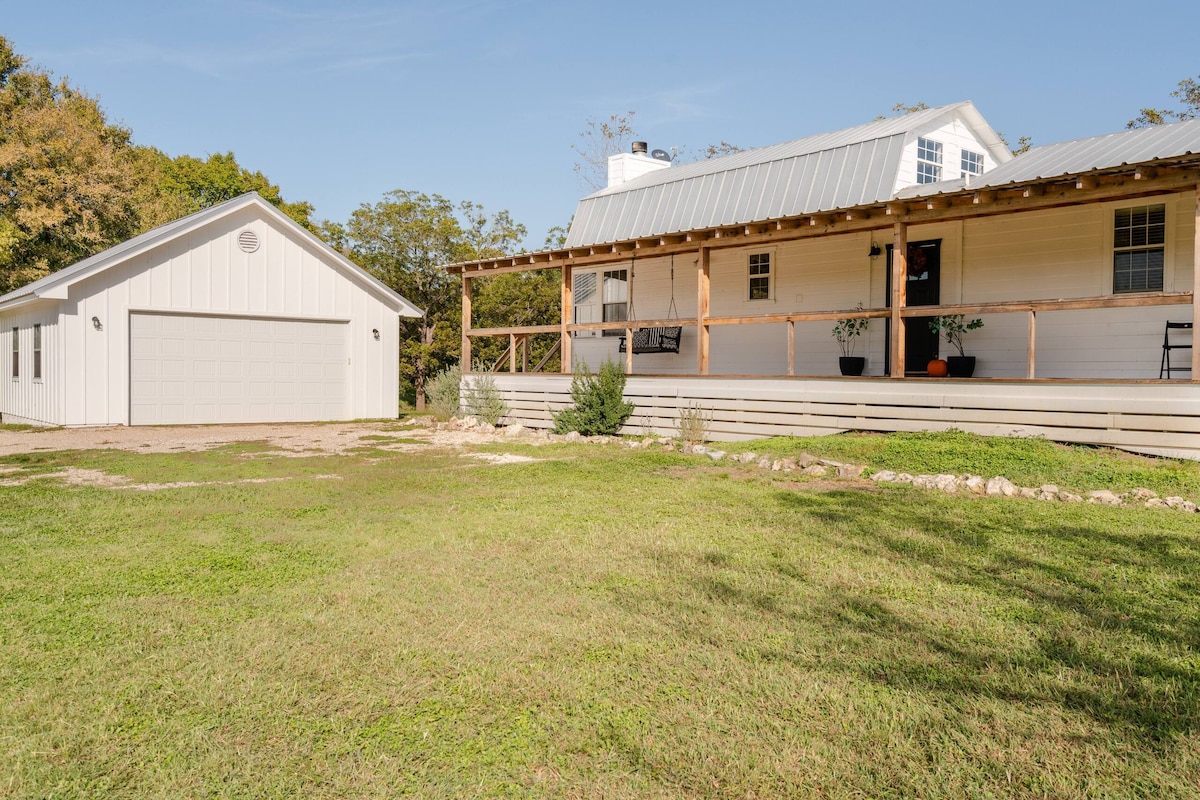 Happiness Ranch - Pecan Tree House