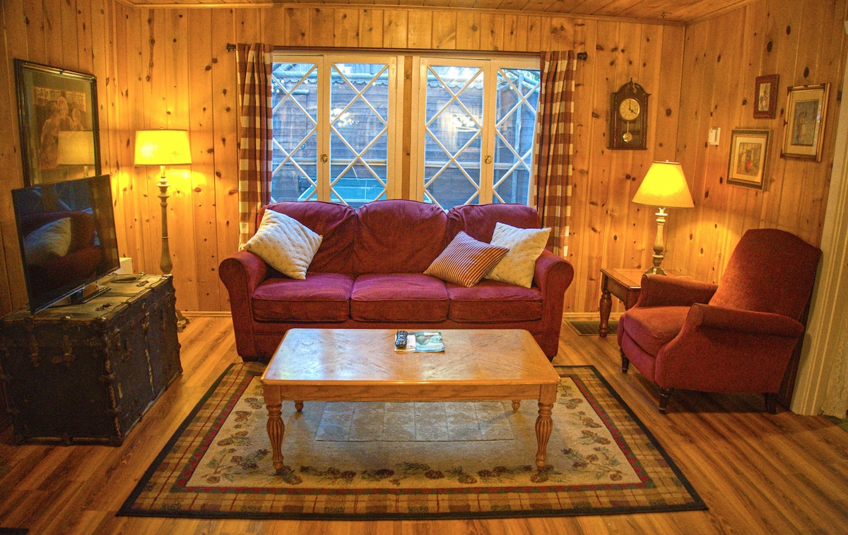 Storybook Cottage @ Pine Rose