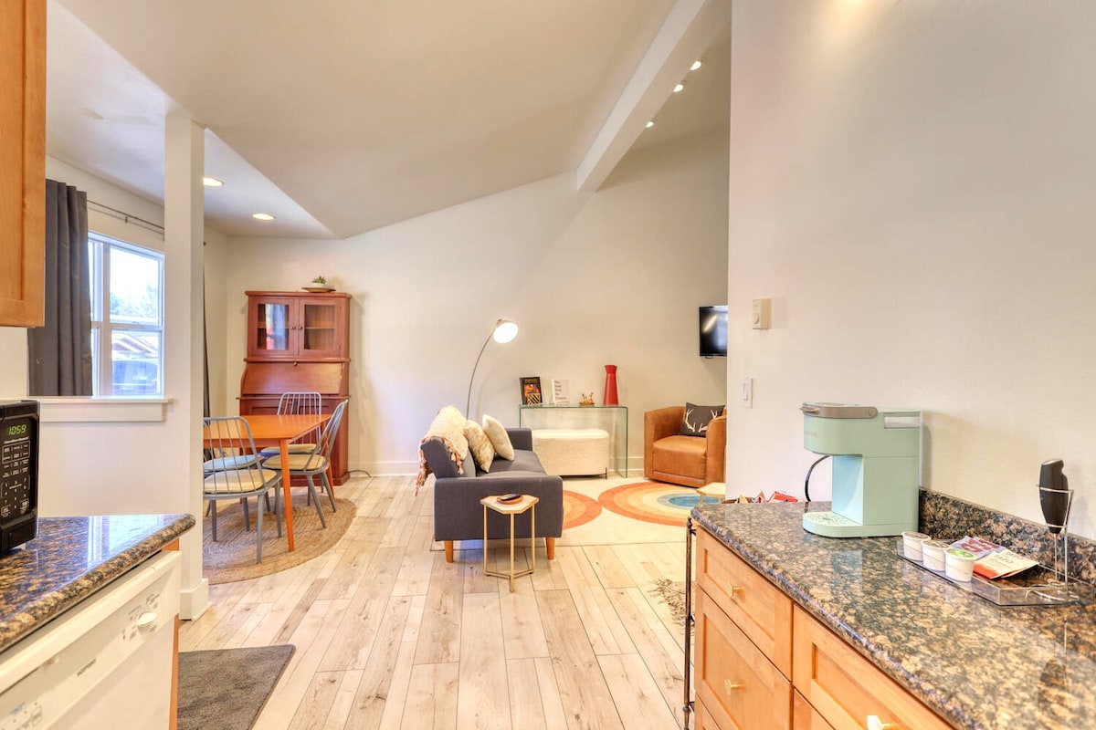 Pet Friendly - Aspen Condo