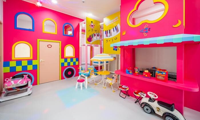 키즈 놀이방이 구비된 풀빌라 객실, 핑크버스 투룸 7호(투룸형,화장실2개)