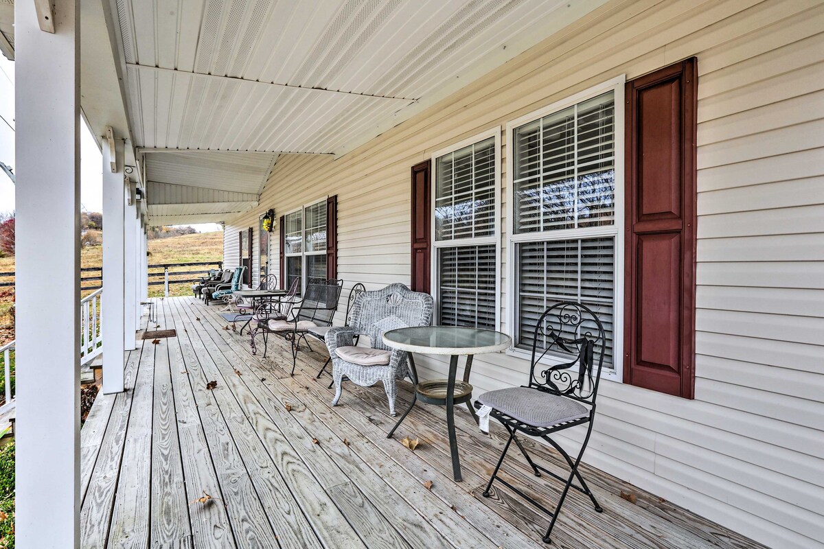 Lovely Sadieville Retreat w/ Deck & Grill!