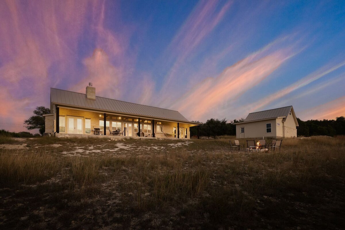 Luxury Hilltop Country Retreat