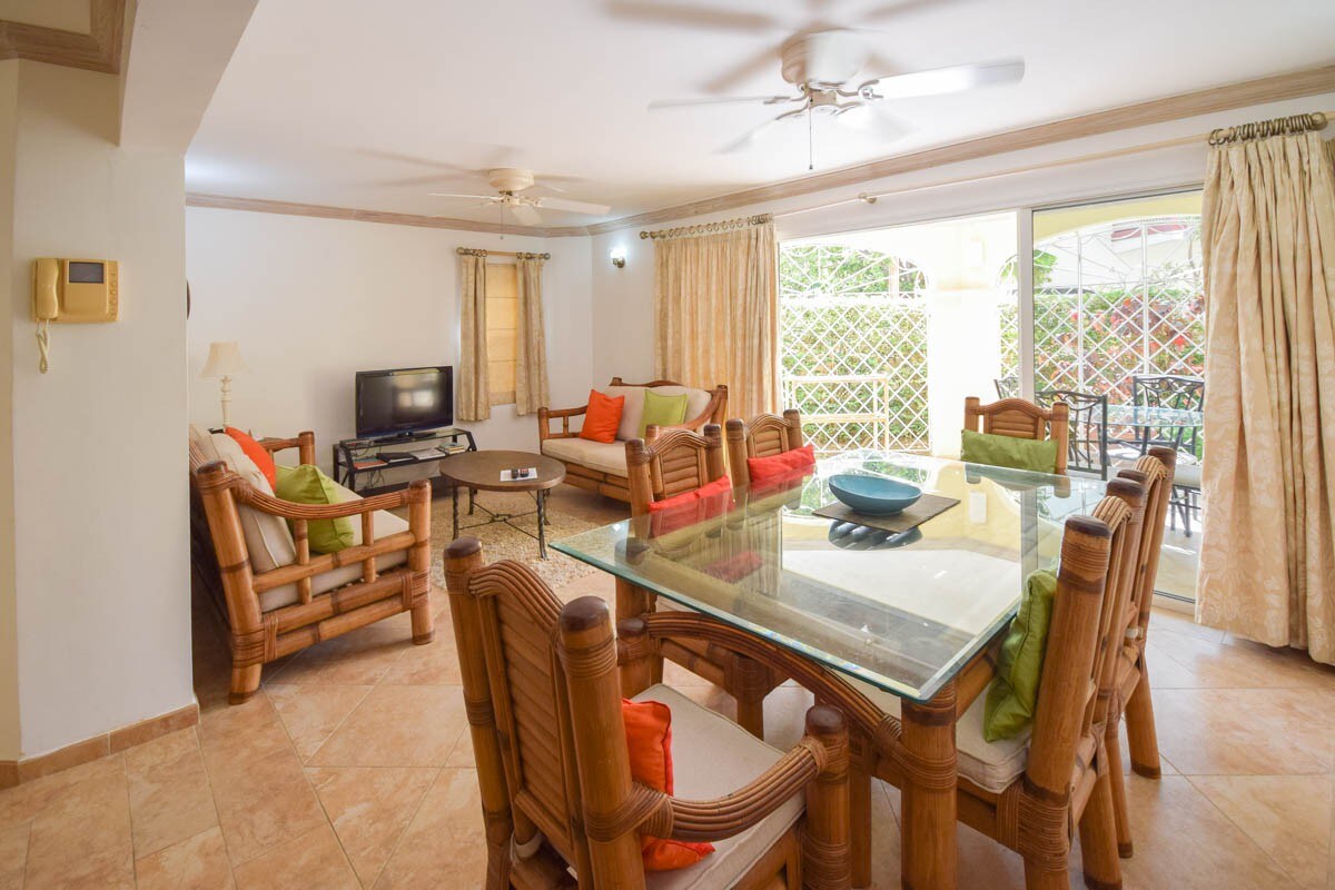 2-bed apt right by beach in St. Lawrence Gap