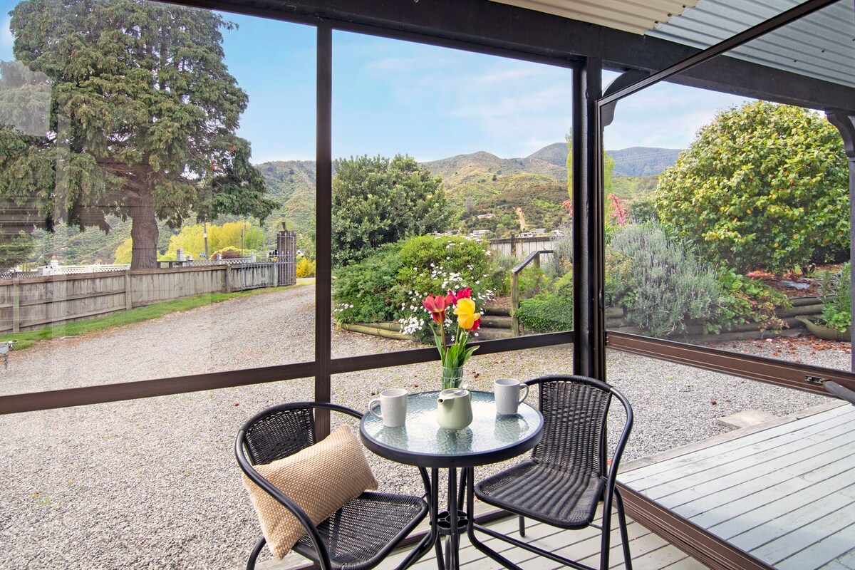 Waikawa Mountain View - Waikawa Holiday Home