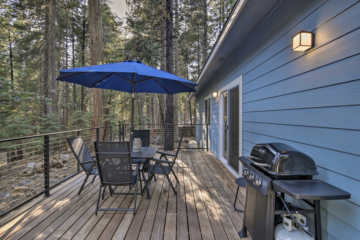 Secluded Butte Meadows Cabin w/ Deck & Grill!