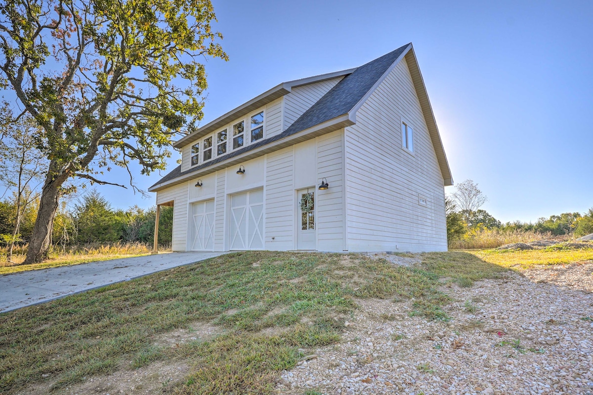 Modern Cottage Escape On Table Rock Lake!