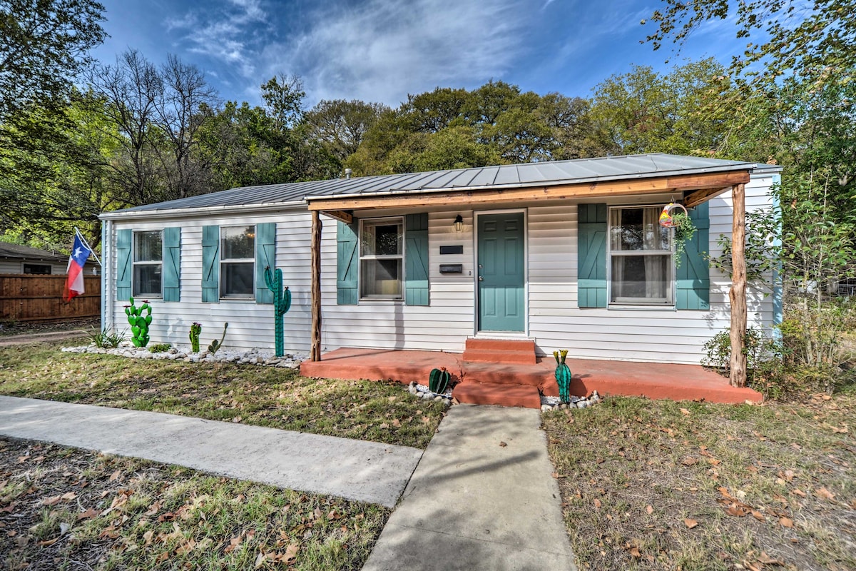 Kerrville 'Hill House' w/ Backyard Oasis!