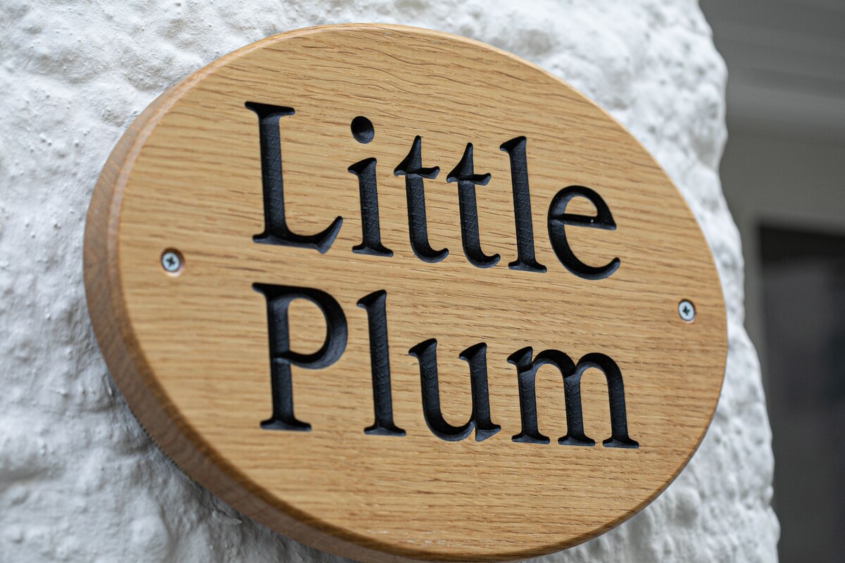 Little Plum - Close to Quay