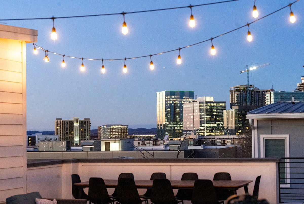 Reunion at the Gulch - Sleeps 36 - Rooftop views!