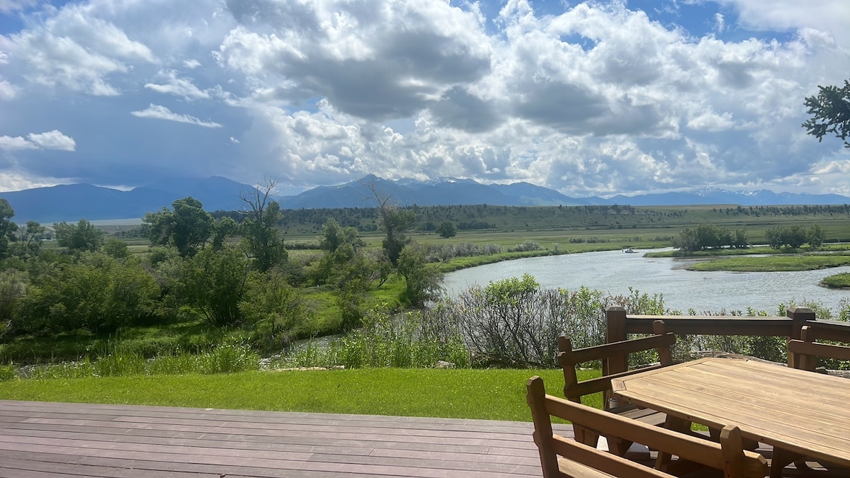 Charming Getaway on the Banks of the Madison River