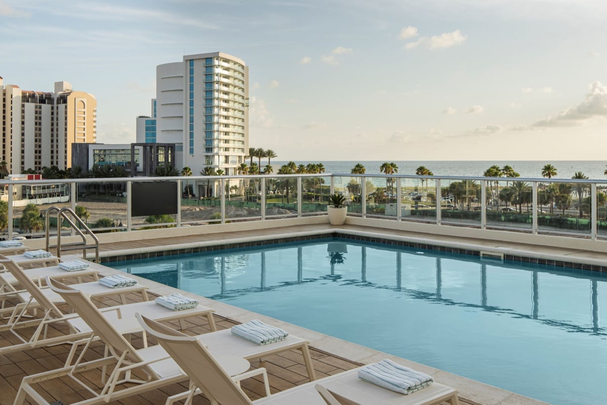 Guest Room with 2 Queen Beds at AC clearwater beach