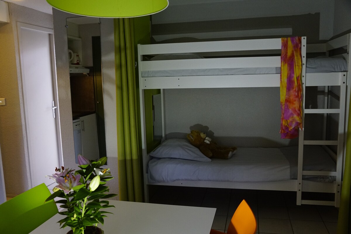 Appartement Confortable au Calme | Parking Gratuit