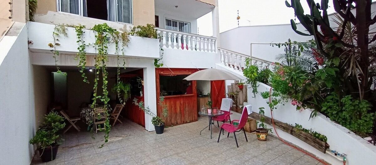 Suite with Balcony, Coffee, Kitchen and Pet Friend