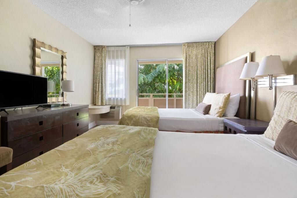 Stay in Style! 3 Gorgeous Suites w/ Pool View