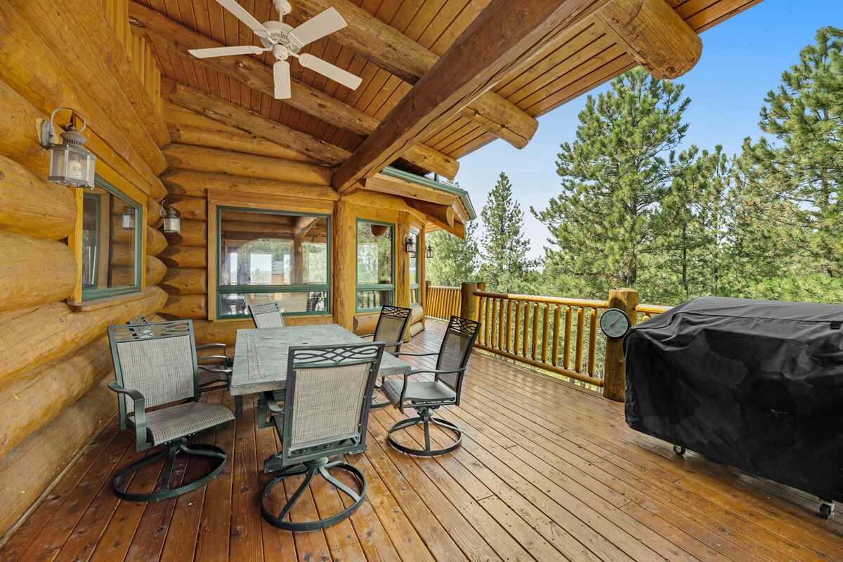 Secluded 4BR Black Hills | Fireplace