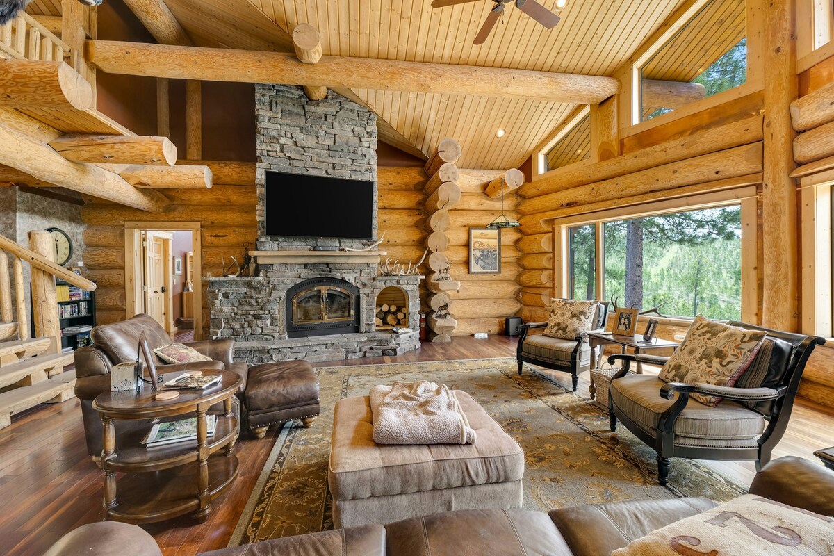 Secluded 4BR Black Hills | Fireplace