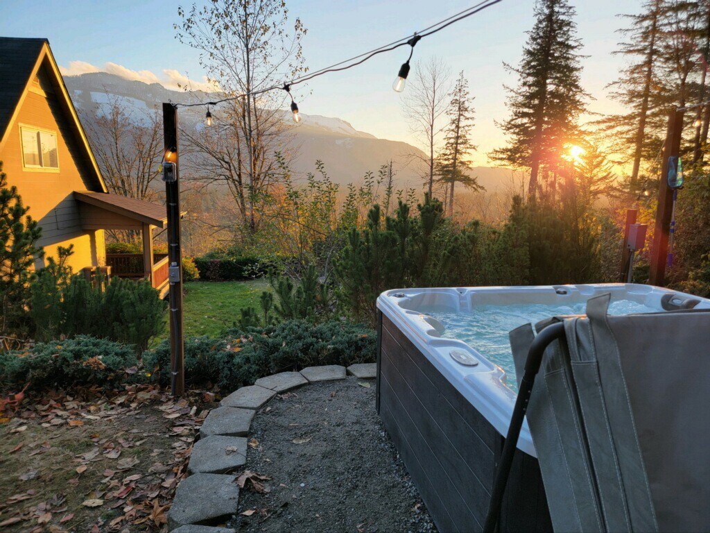 山谷景观-热水浴缸，私人面积！