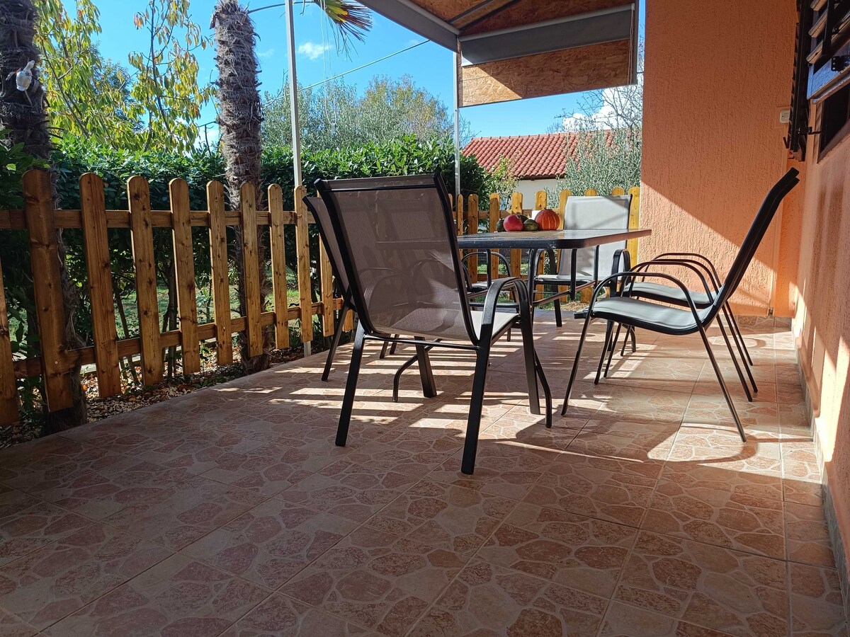 Holiday Home Višnja - Two Bedroom with Terrace