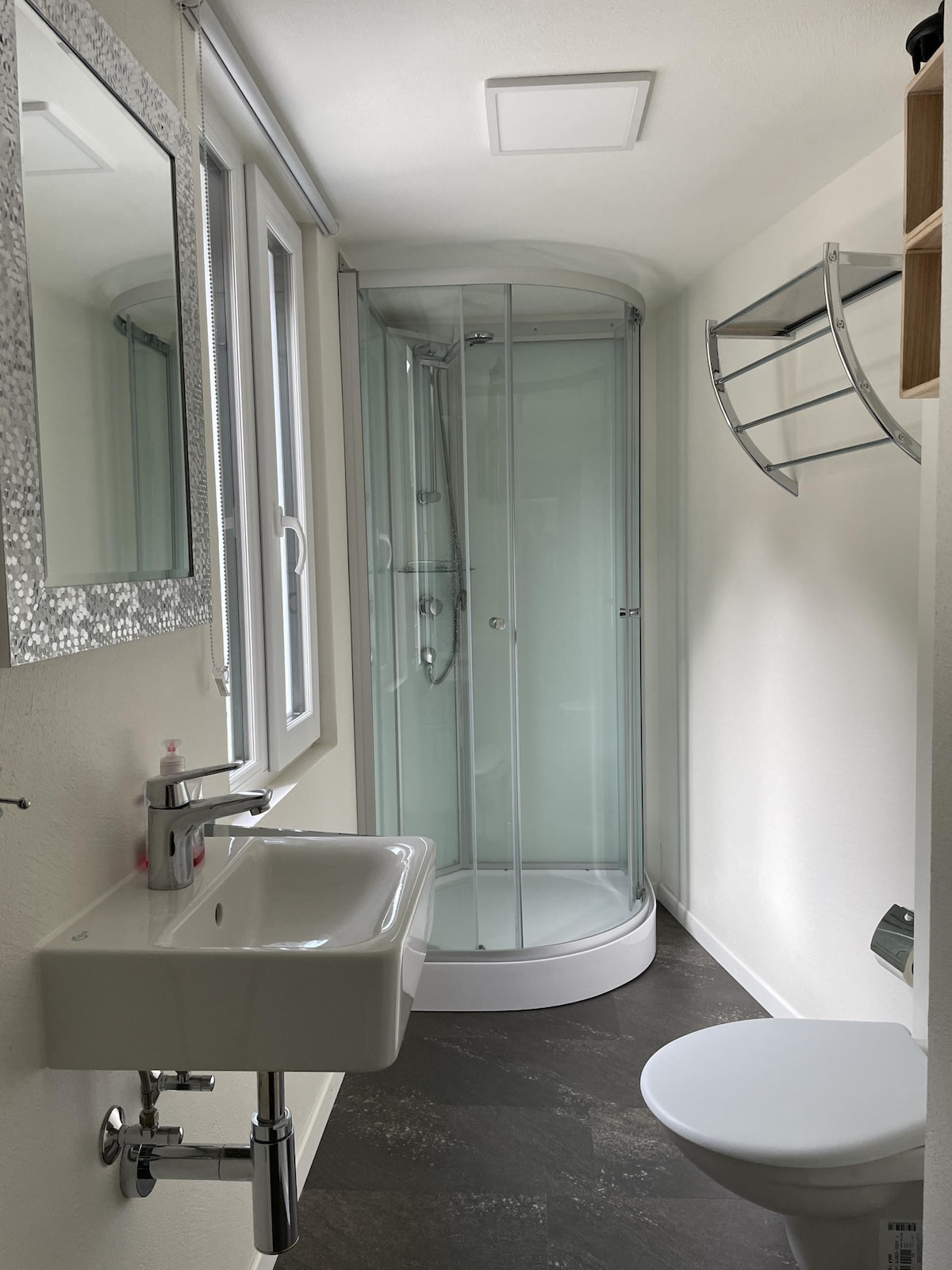 新堡家庭房-豪华-私人浴室-门牌