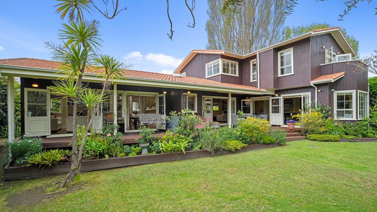 A Ray of Sunshine - Manly Holiday Home