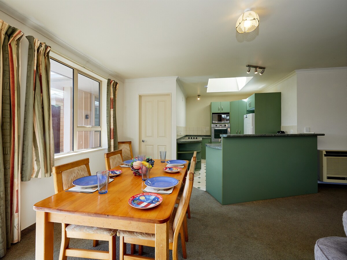 Torquay Central  – Kaikoura Holiday Home