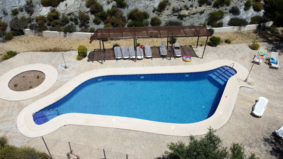 Villa for 16 ppl. with swimming-pool at Taberno