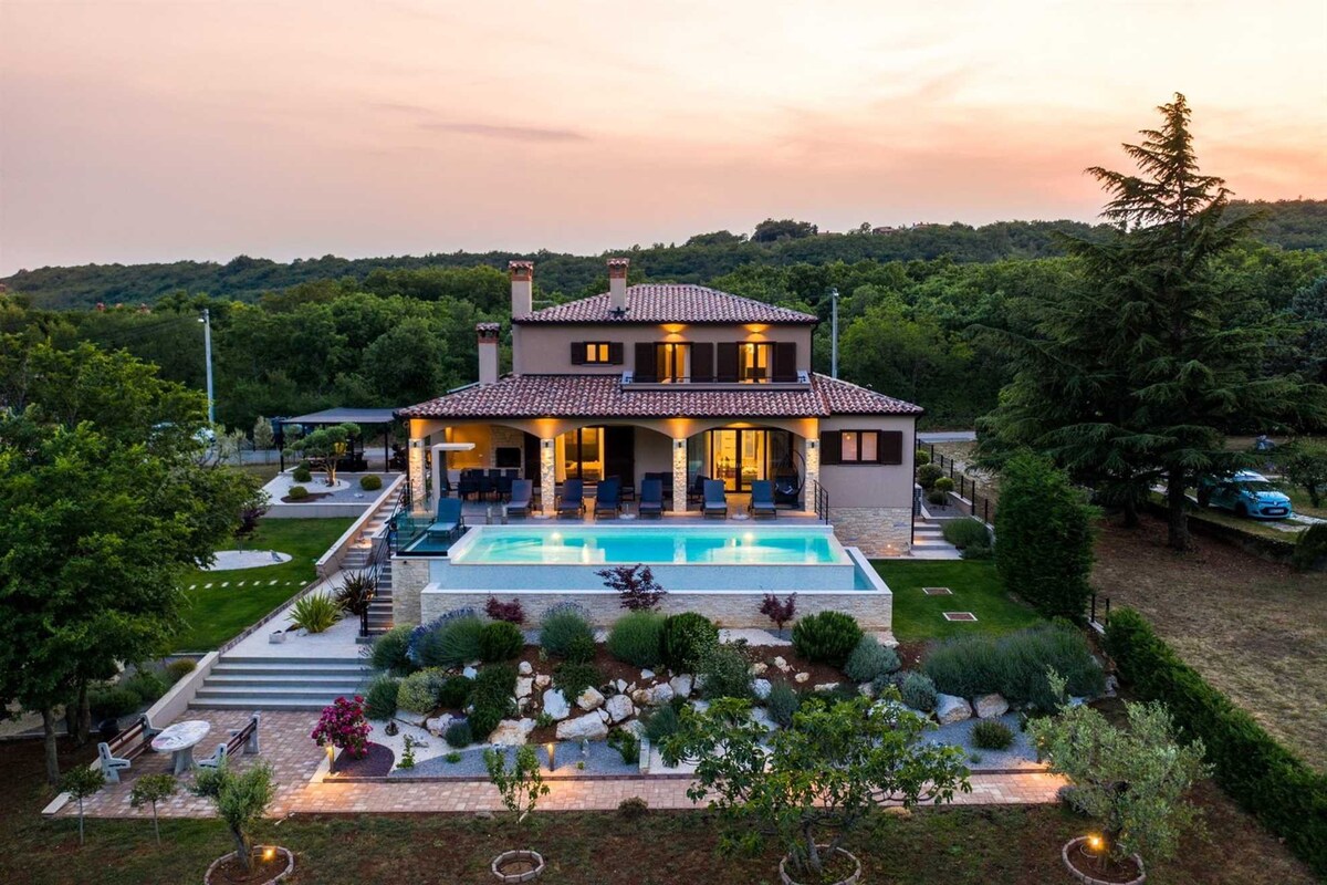 Villa Ampelos with Infinity Pool