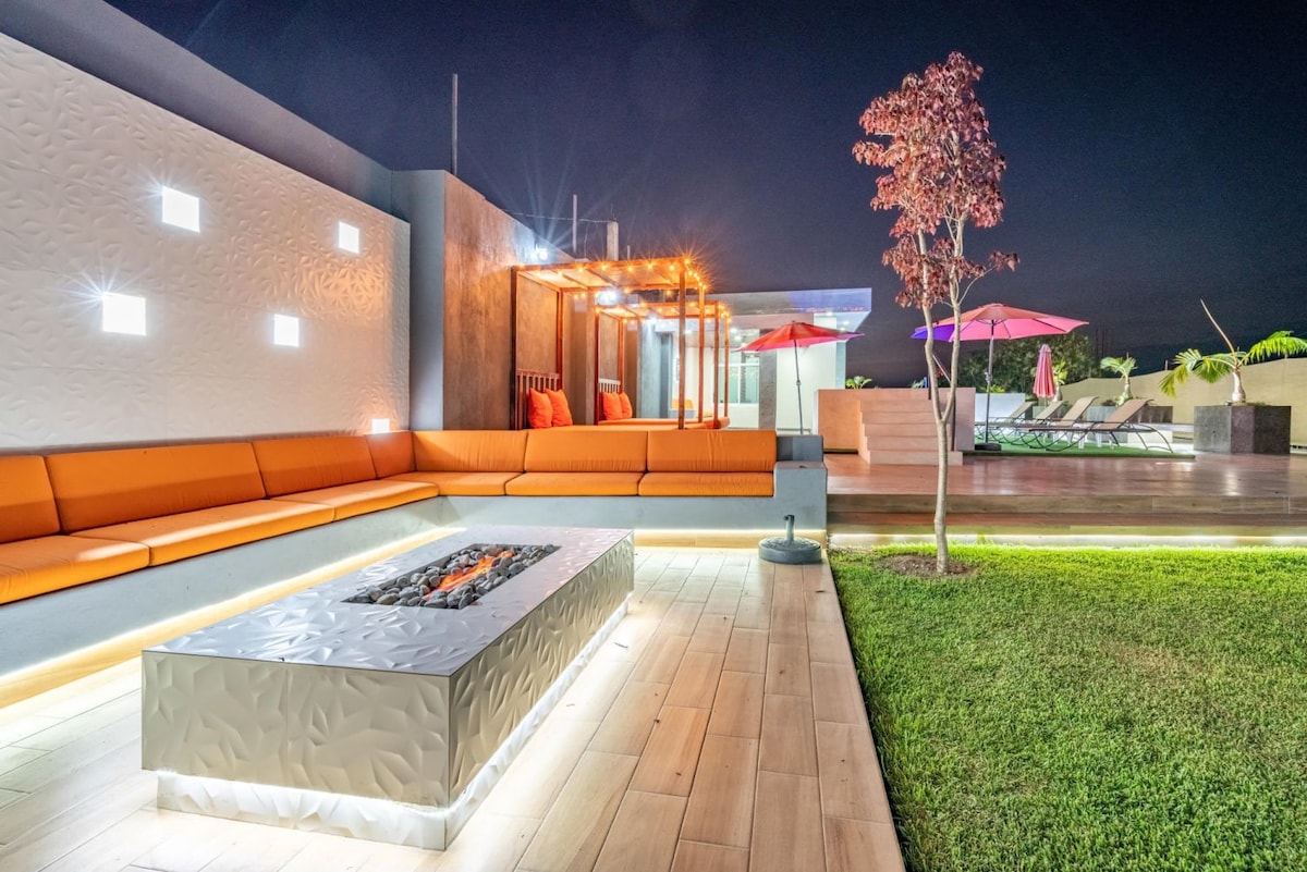 Modern Loft | Luxury amenities l Centric