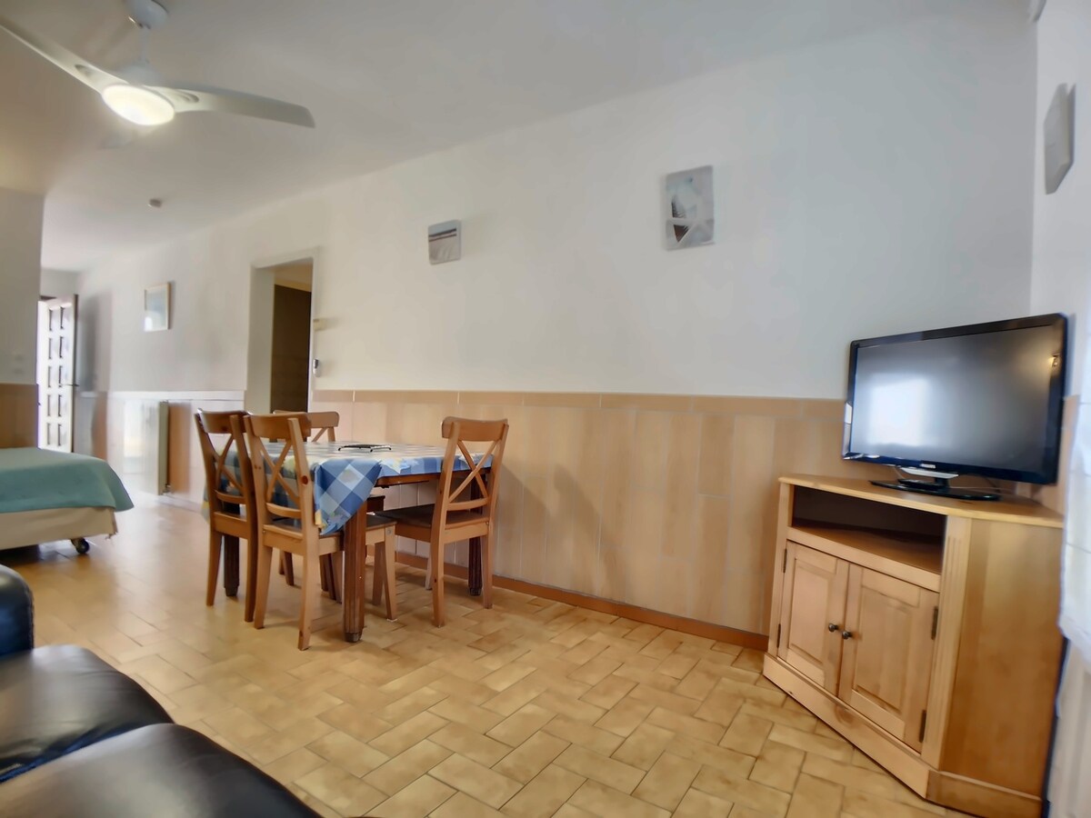 Apartment Saintes-Maries-de-la-Mer, 1 bedroom, 6 p