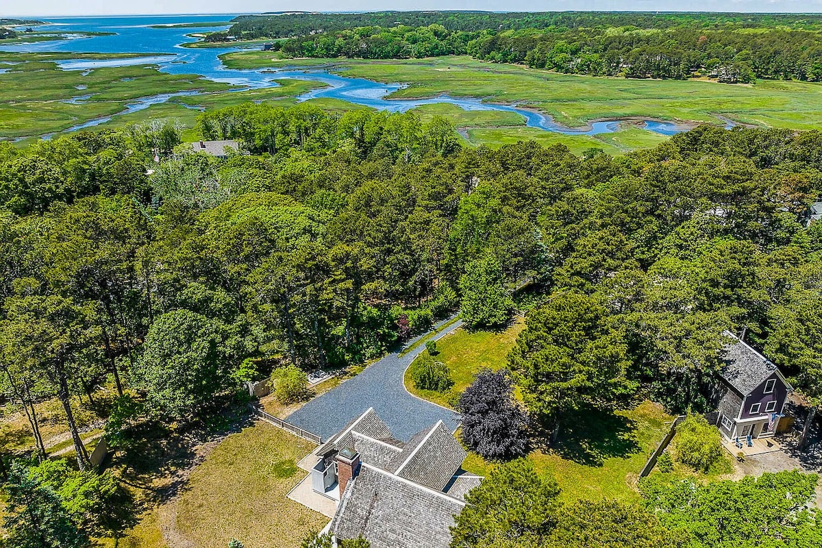 Private Pool and Close to Marconi Beach!