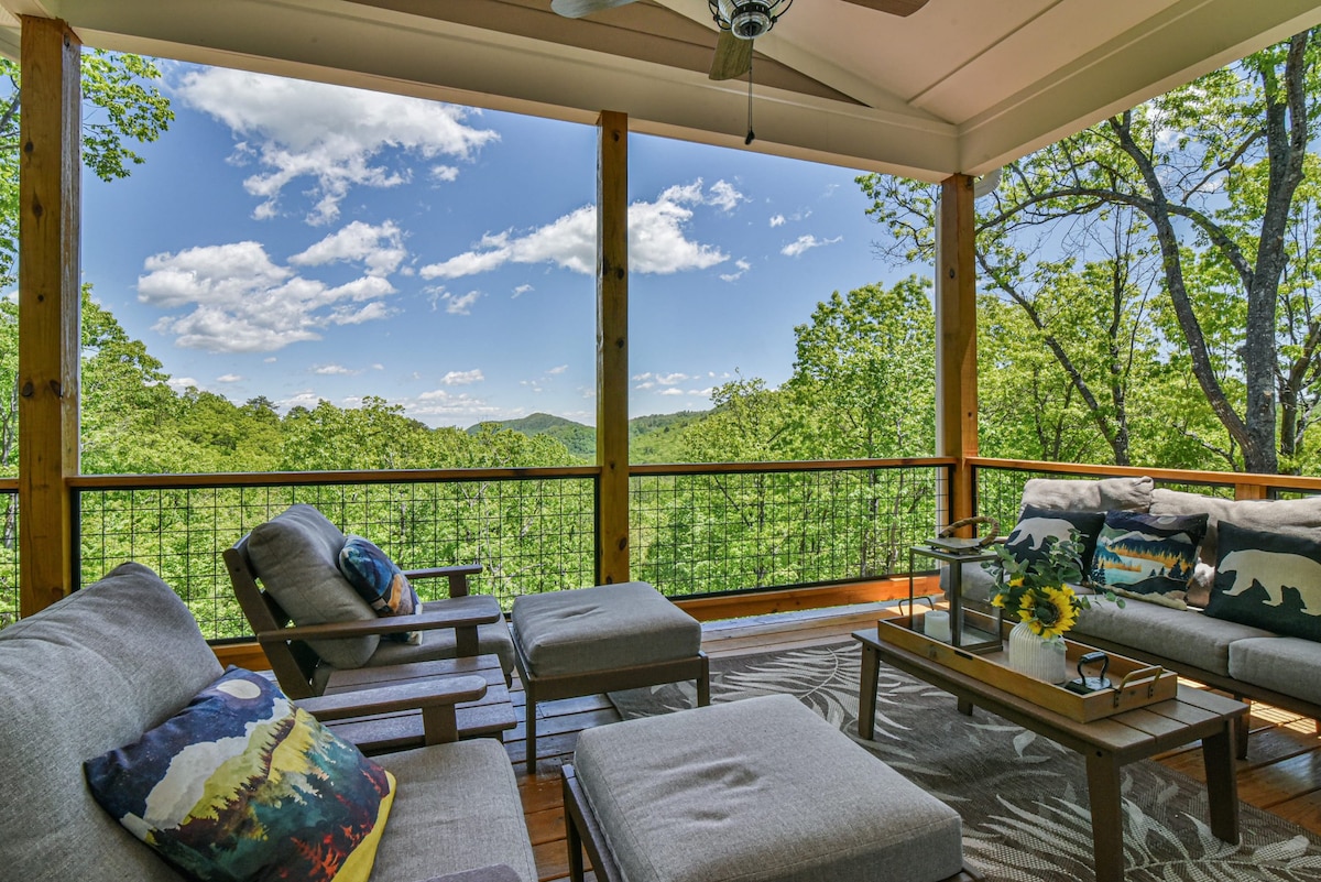 NEW Luxury 6/6 Mt View in Gated Preserve, Hot Tub,