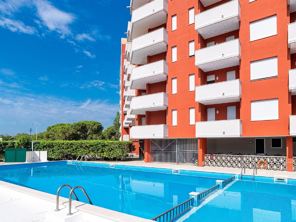 位于圣玛格丽塔港（ Porto Santa Margherita ）的迷人公寓，带泳